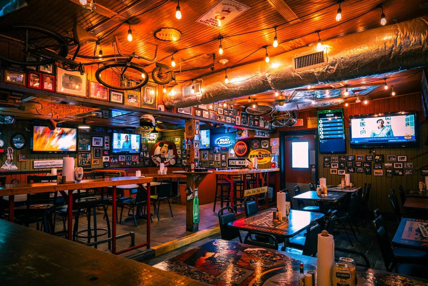 Johnny's Fillin' Station, business photo 3