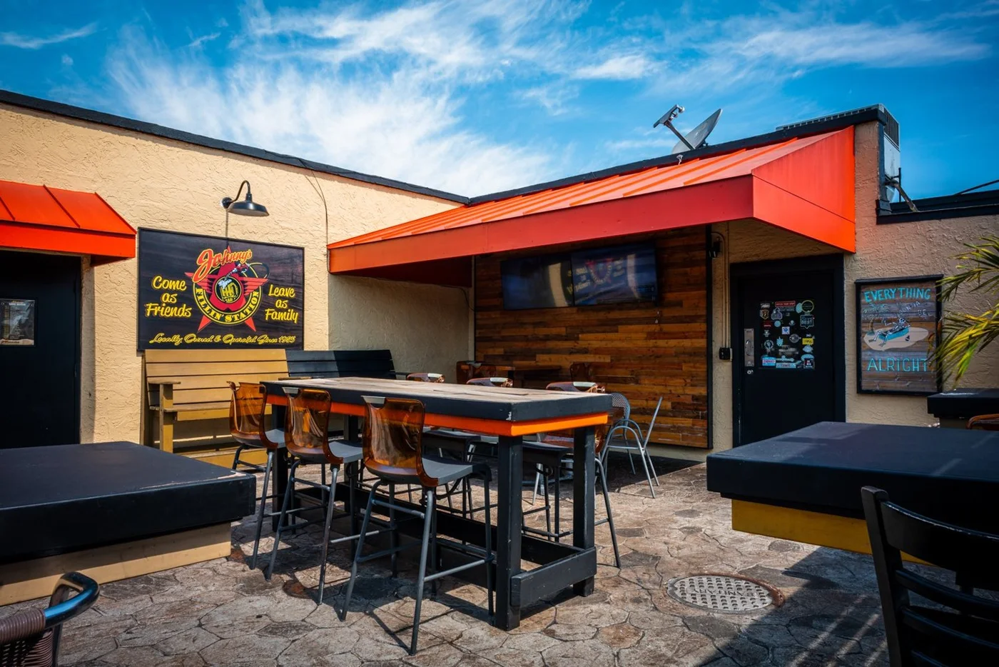 Johnny's Fillin' Station, business photo 4