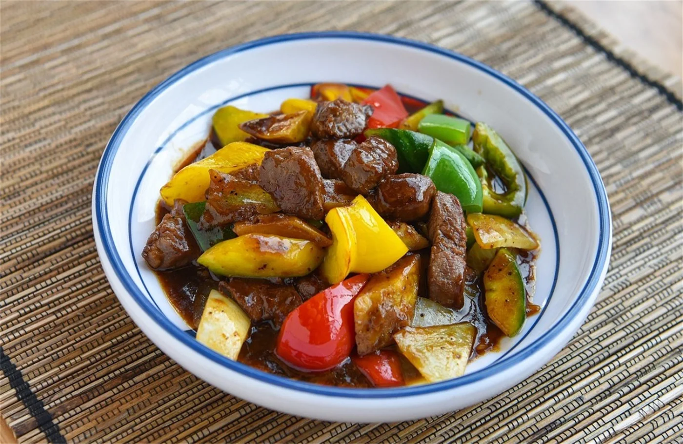LEE BISTRO ASIAN CUISINE business photo